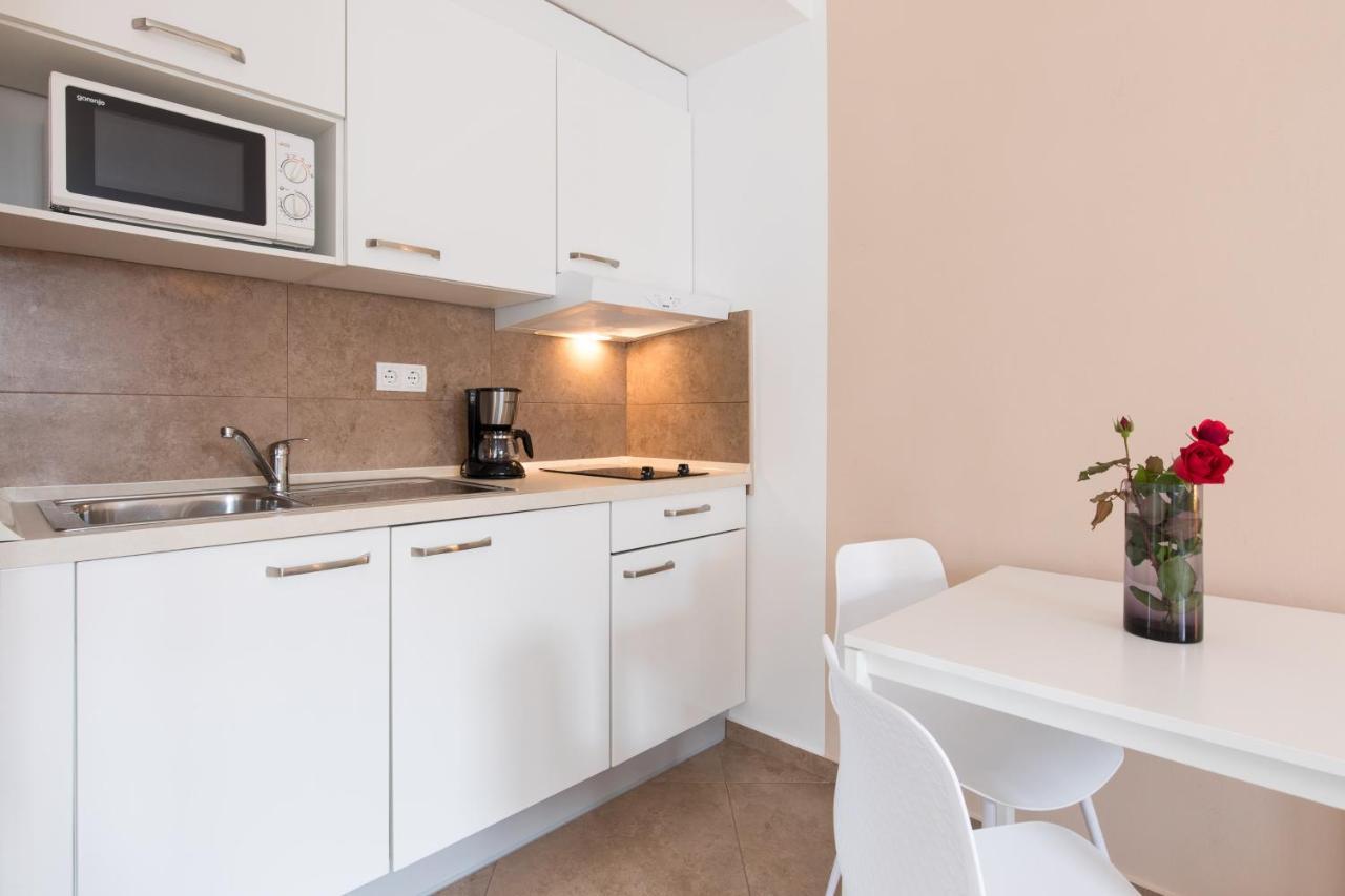 Apartmani Laura Krk Krk Town Buitenkant foto