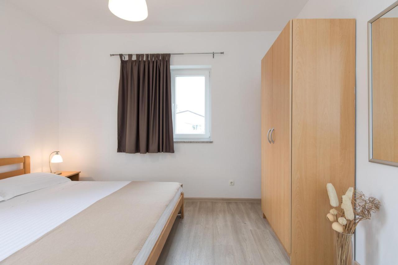 Apartmani Laura Krk Krk Town Buitenkant foto