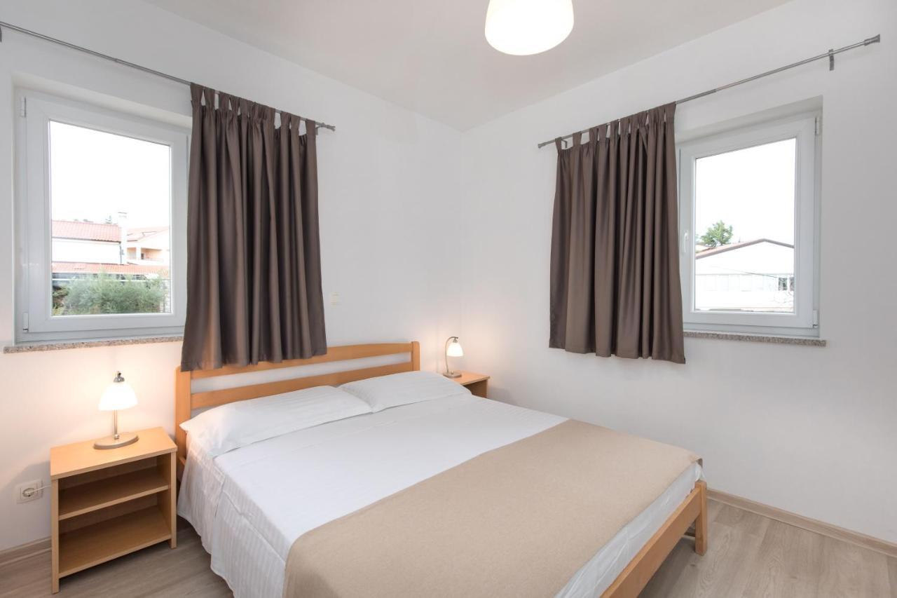 Apartmani Laura Krk Krk Town Buitenkant foto