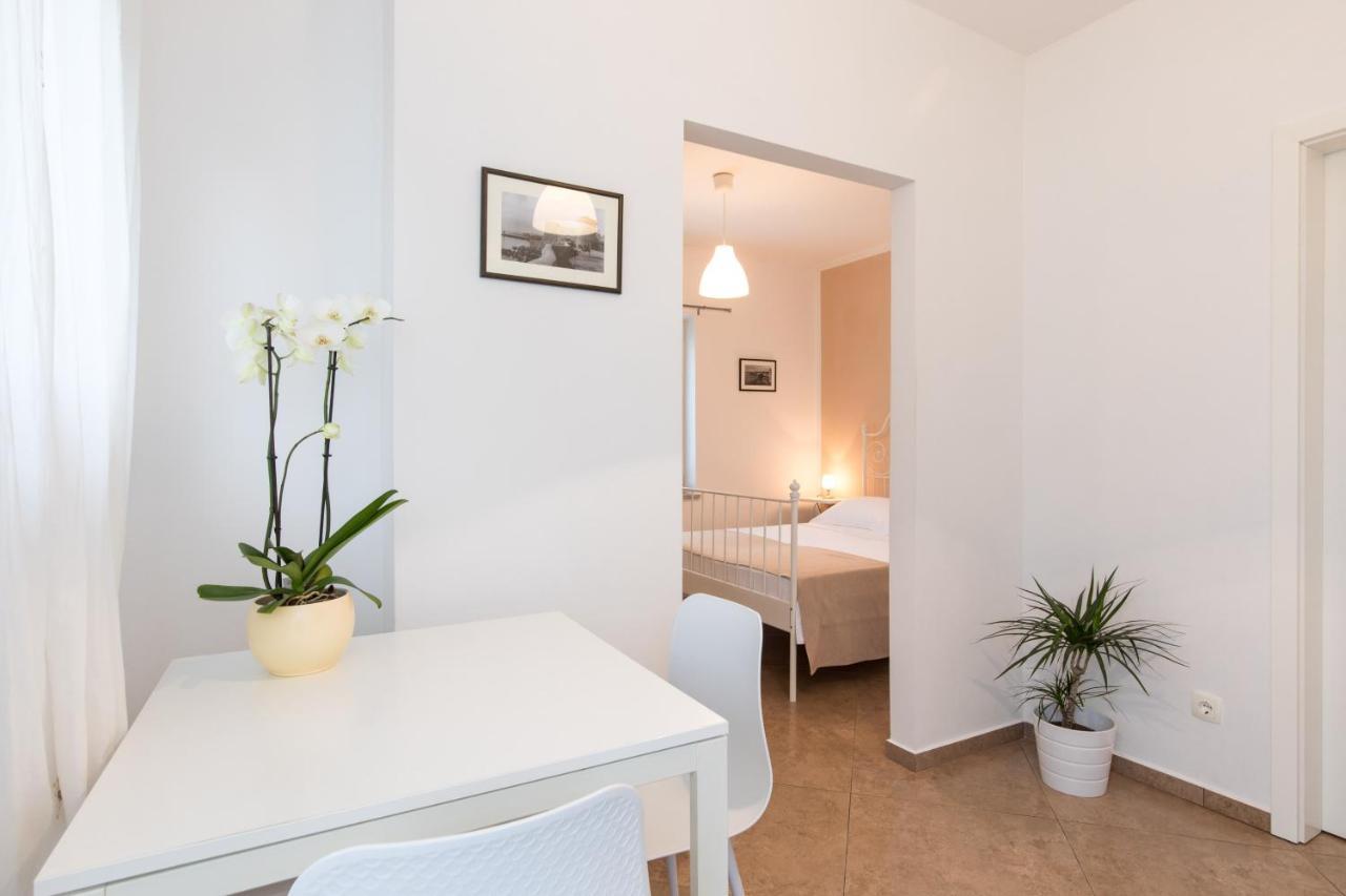 Apartmani Laura Krk Krk Town Buitenkant foto