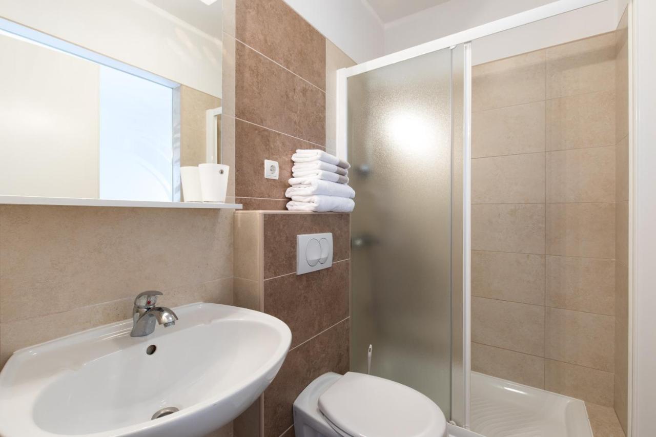 Apartmani Laura Krk Krk Town Buitenkant foto