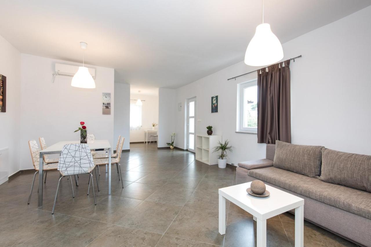 Apartmani Laura Krk Krk Town Buitenkant foto