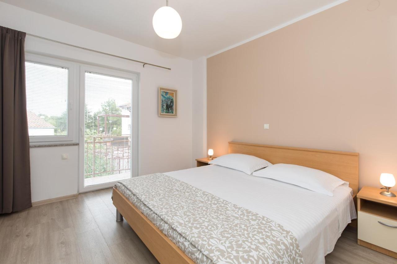 Apartmani Laura Krk Krk Town Buitenkant foto