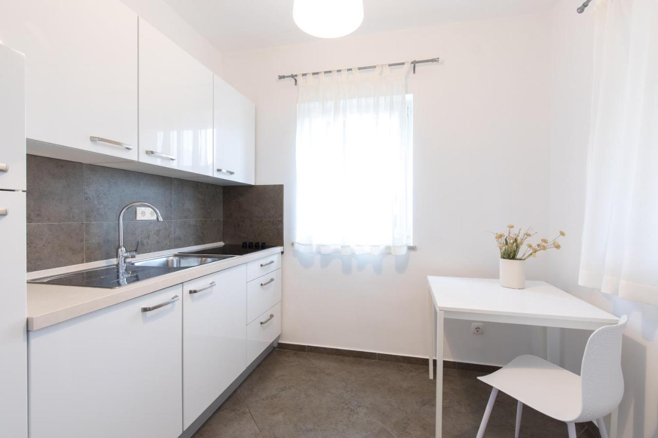 Apartmani Laura Krk Krk Town Buitenkant foto