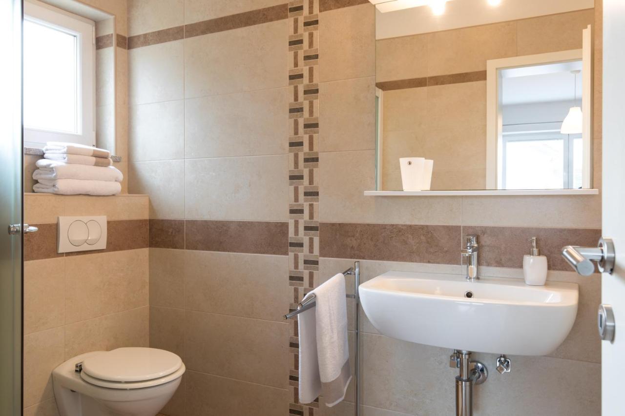 Apartmani Laura Krk Krk Town Buitenkant foto
